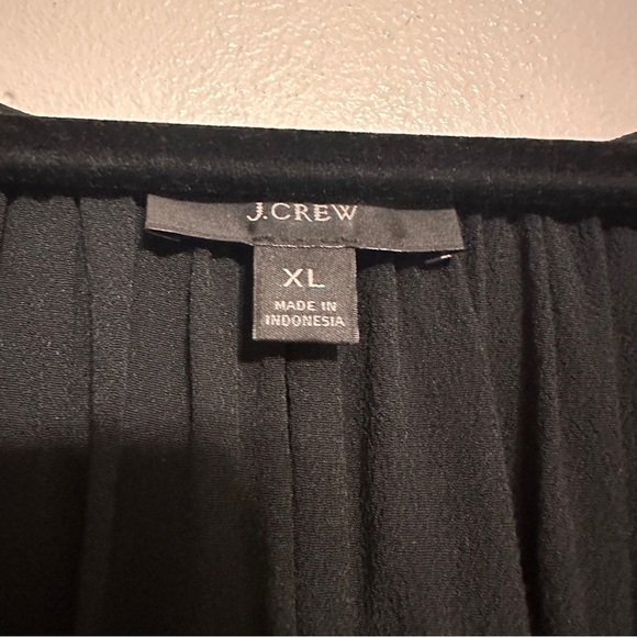 J Crew Drapey Scoopneck Button Short Sleeve Blouse size XL Black - Picture 3 of 6